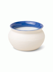 Керамична соева свещ Падивакс Санторини 368 гр – крем - скала и дърво хиноки